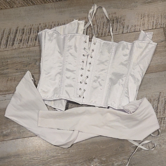Chic White Off-Shoulder Corset Bodysuit - Picture 6 of 7